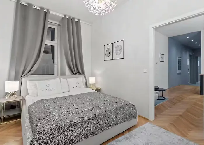 Easy-flat Burggasse- Near Metro Apartament
