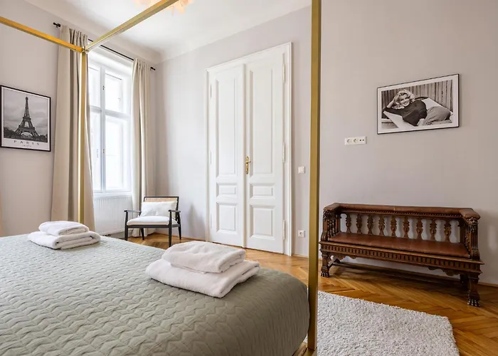 Easy-flat Burggasse- Near Metro Apartament Wiedeń