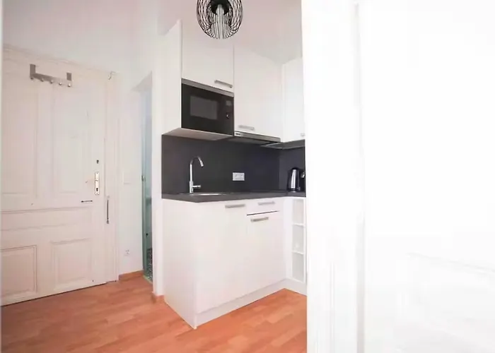 Apartament Easy-flat Burggasse- Near Metro Wiedeń