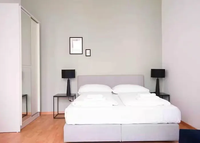 Easy-flat Burggasse- Near Metro Apartament Wiedeń