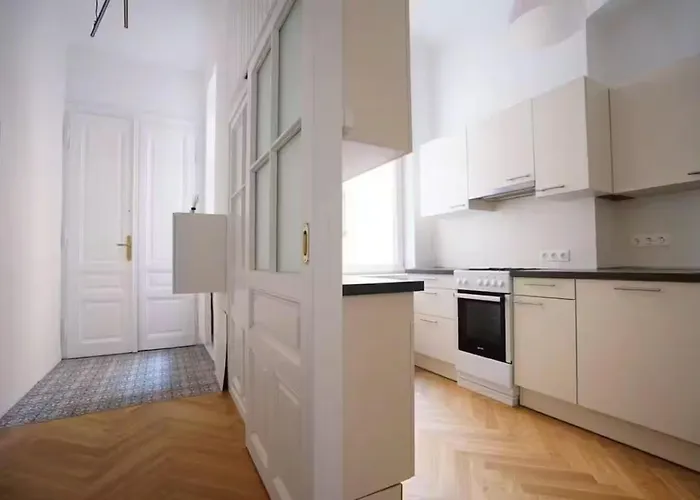 Easy-flat Burggasse- Near Metro Apartament *