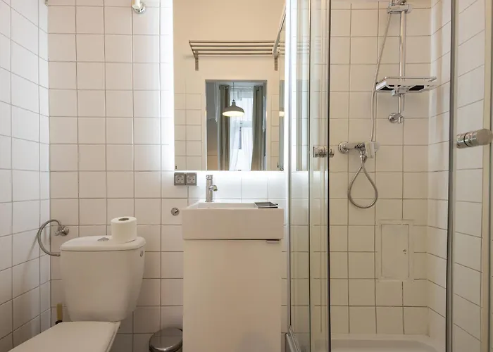 Easy-flat Burggasse- Near Metro * Wiedeń